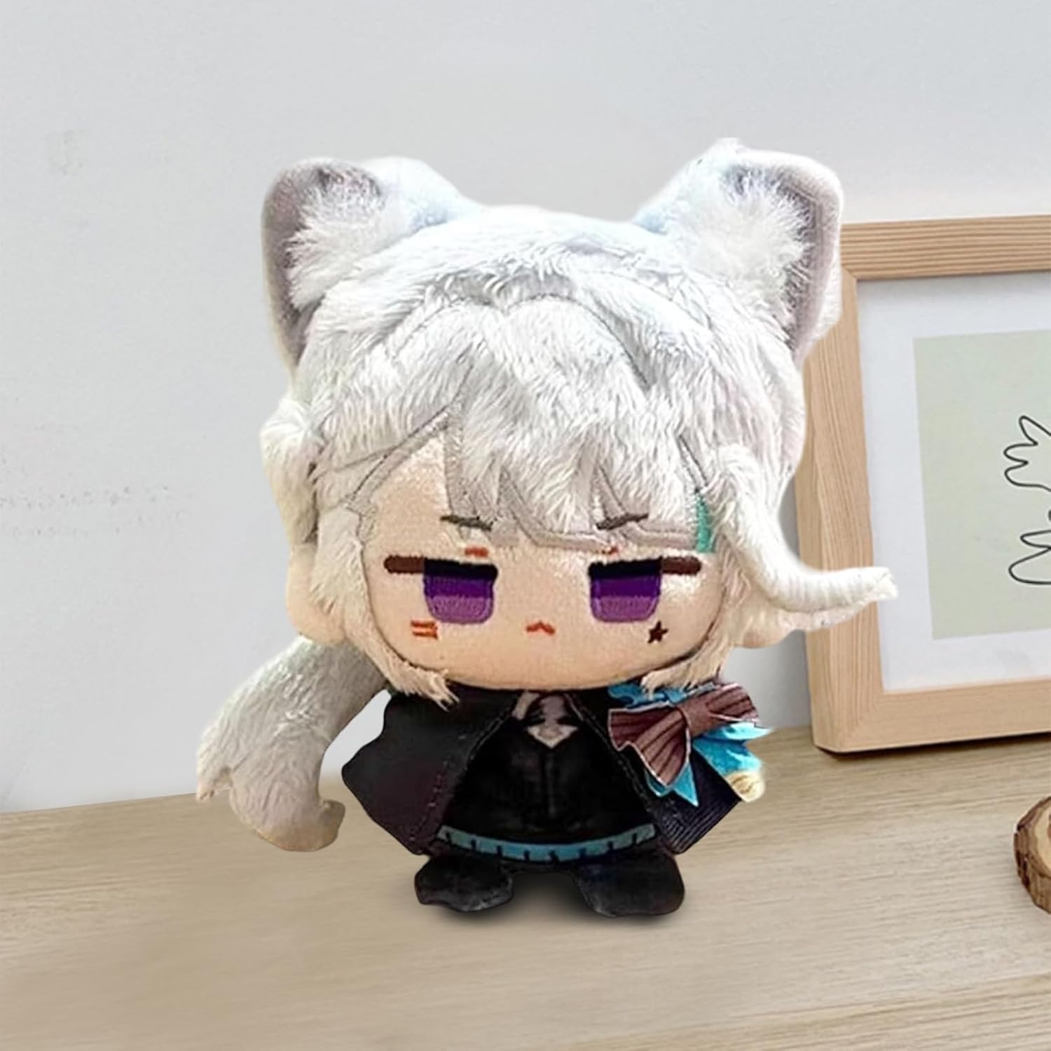 Chibi Anime Plüss Kulcstartó – 10 cm Lynette Plüssfigura Hátizsákra, Rajongóknak